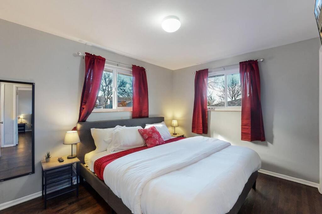Large Remodeled Home With 5 Bedrooms 4 King Bed Centennial Exterior foto