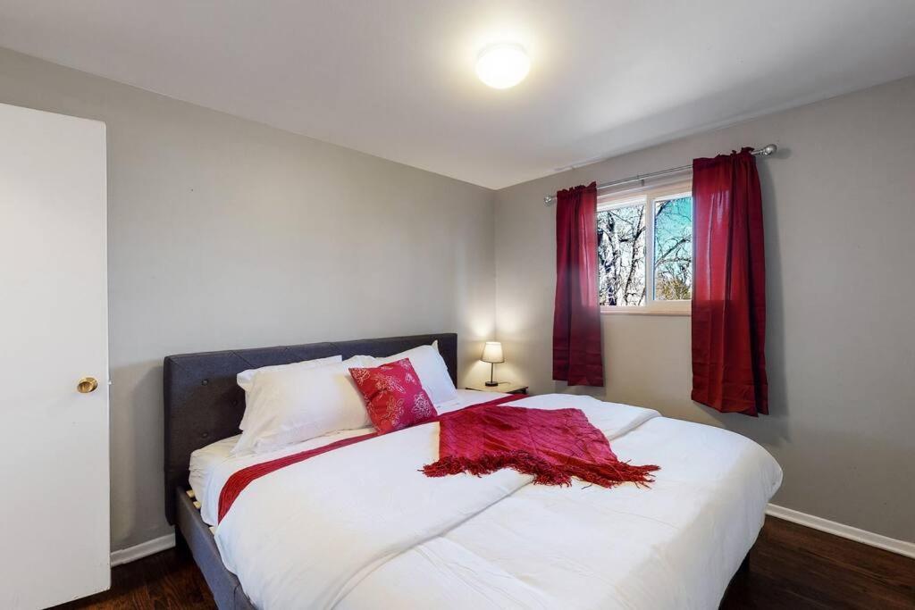 Large Remodeled Home With 5 Bedrooms 4 King Bed Centennial Exterior foto